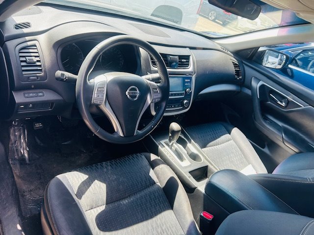 2016 Nissan Altima SV - Photo 11
